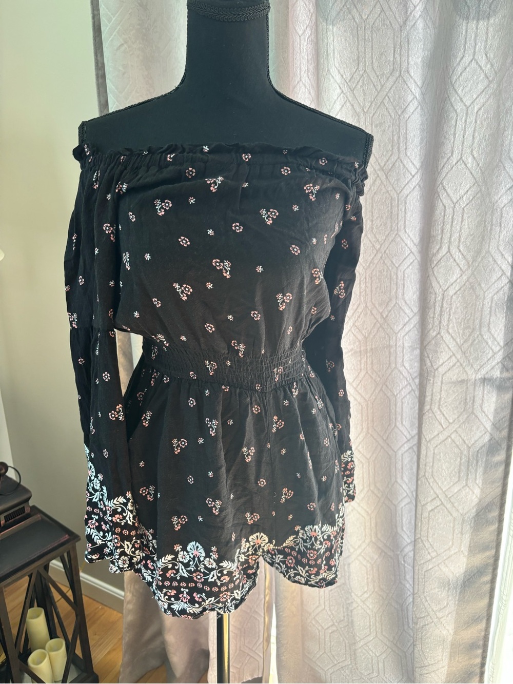 Kendall & Kylie Black Floral Off-Shoulder Romper size small
